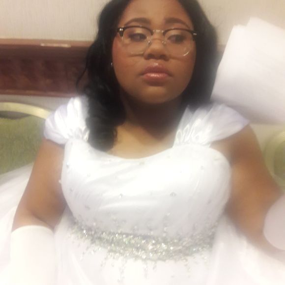 Meet your Posher, Javita - Picture 1 of 1